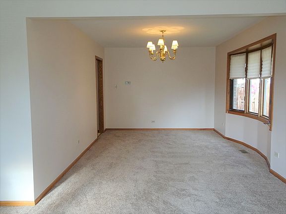 3rd image of 10753 Lorel Ave