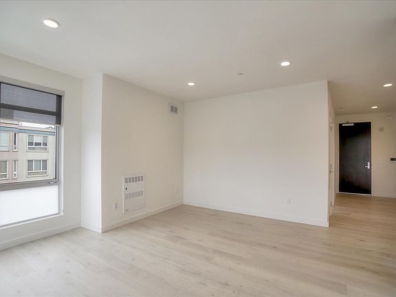 4th image of 1 Stanyan St #33