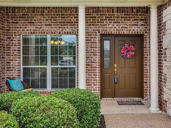 3rd image of 1009 Camden Ct