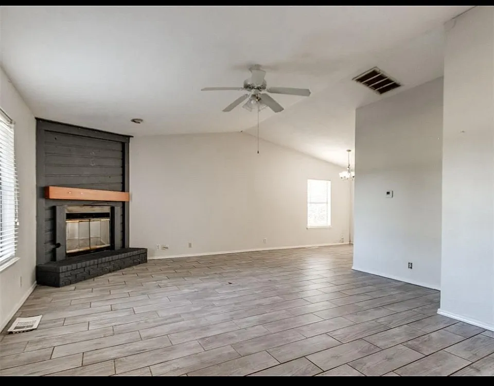 Building Photo - 733 Lapwing Rd