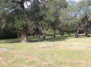 5196 River Oaks Dr, Beeville, TX 78102