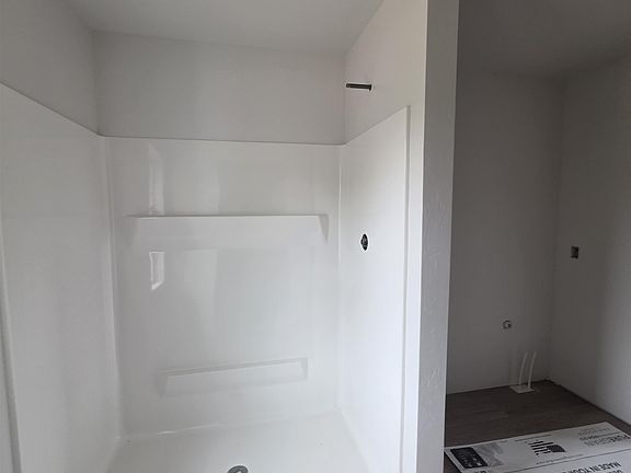 5th image of 221 Madison St