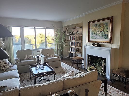 5th image of 40 Central Park S #8DE