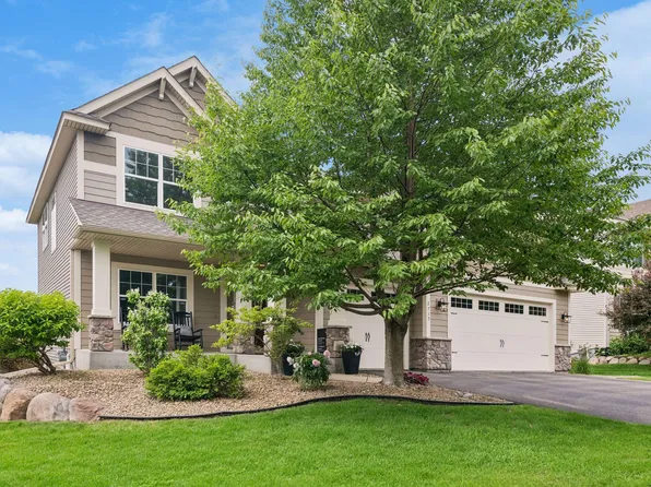 2715 Fieldstone Dr, Victoria, MN 55386