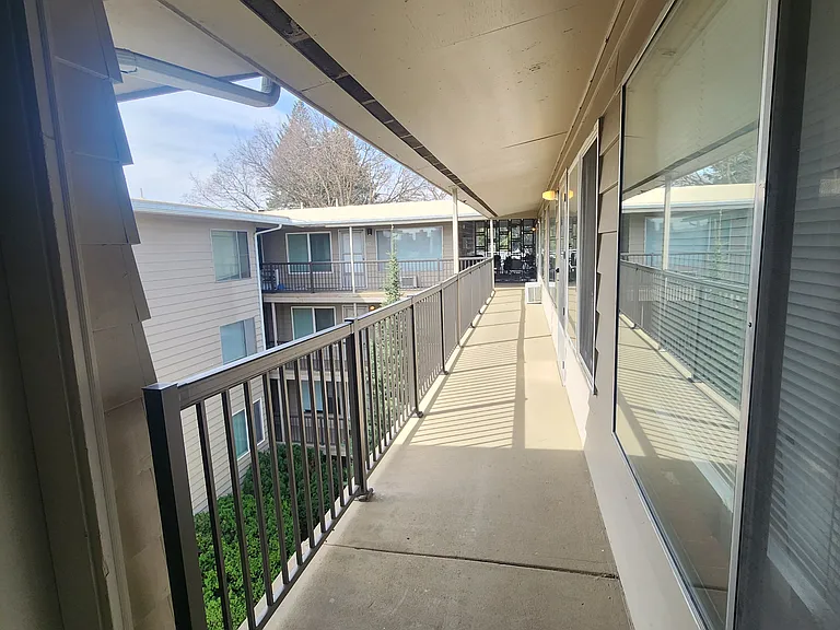 535 NE Maiden Ln #315 — Photo 11