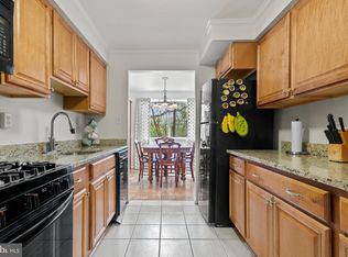 5111 8th Rd S APT 107, Arlington, VA 22204