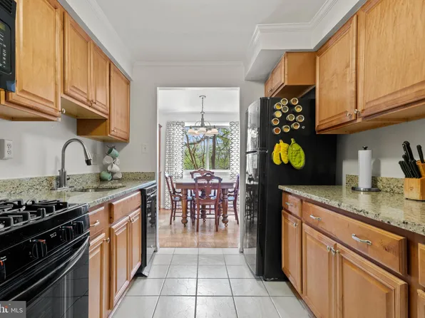 5111 8th Rd S APT 107, Arlington, VA 22204