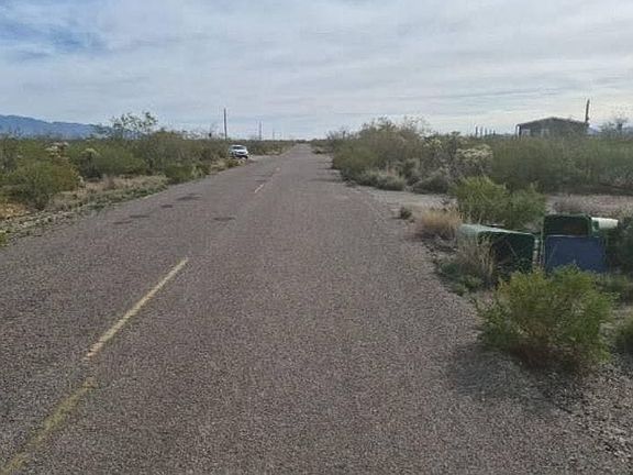 5th image of 9980 E Andrada Rd