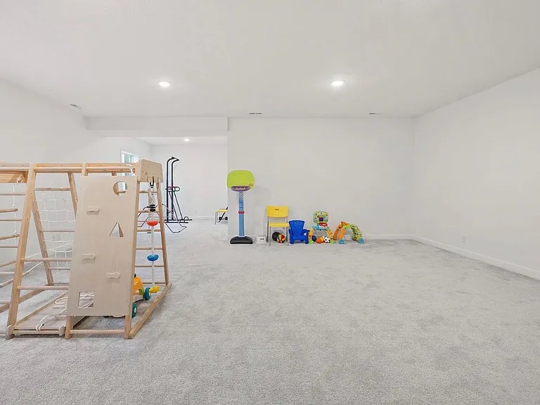 5335 Daffodil Dr — Photo 26