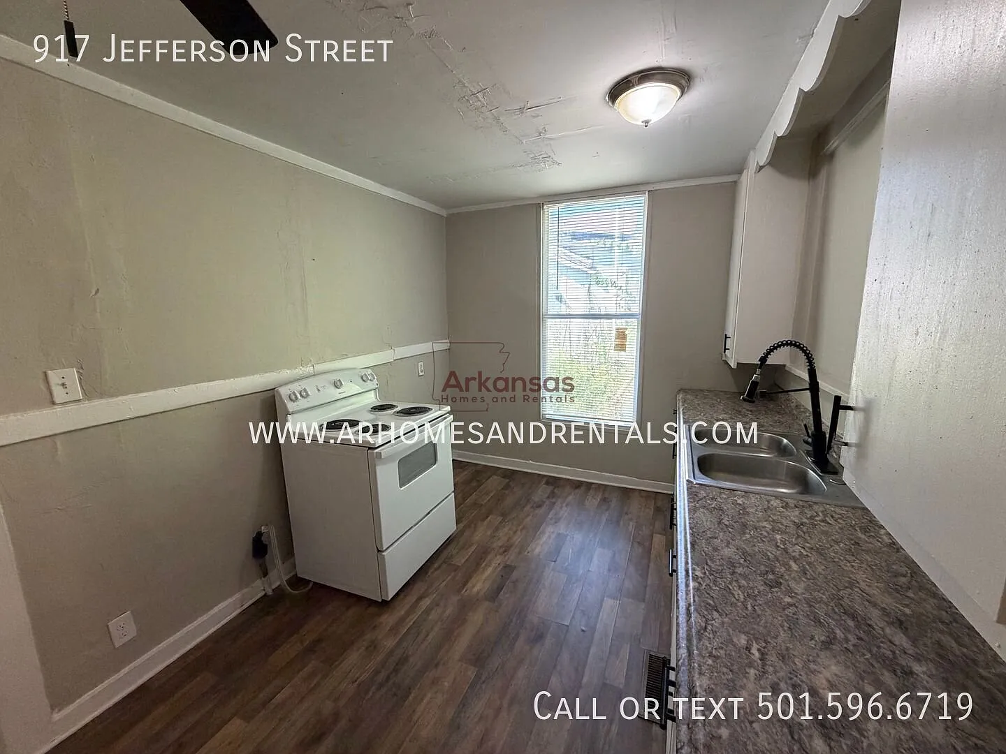 917 Jefferson Street | 3 Bedrooms | 2 Bathrooms | 1/2 Off First Month's Rent Special — Photo 4
