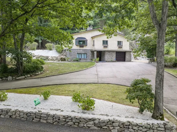 190 Hawes St, Wrentham, MA 02093
