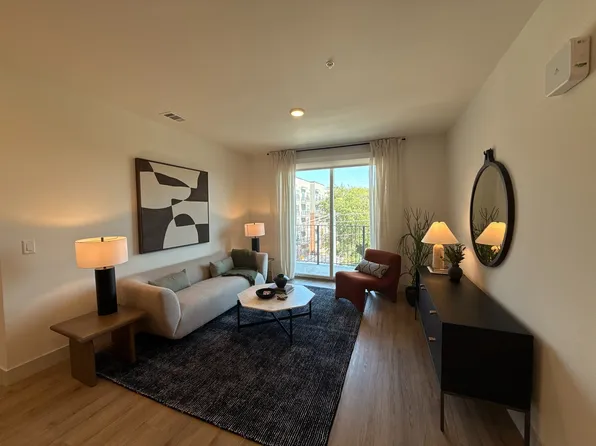 1011 Springdale Rd #P8, Austin, TX 78721