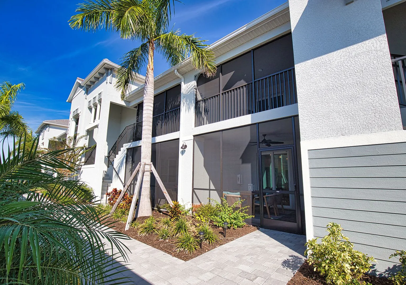 Golf Transfer 2-Bedroom 2-Bathroom First Floor Condo in the desirable Wellen Golf and Country Clu... — Photo 1