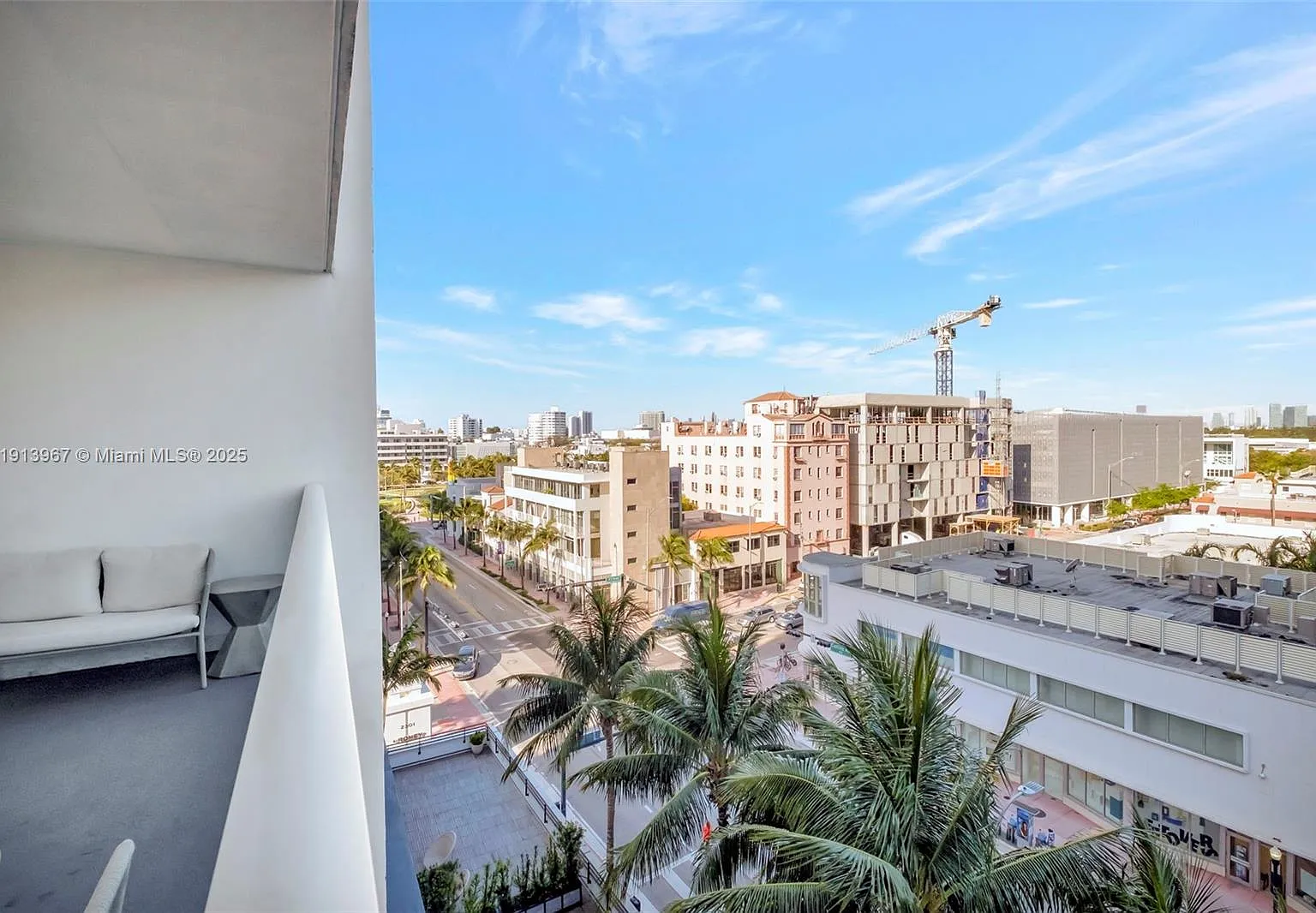 Roney Palace Condo — Photo 2