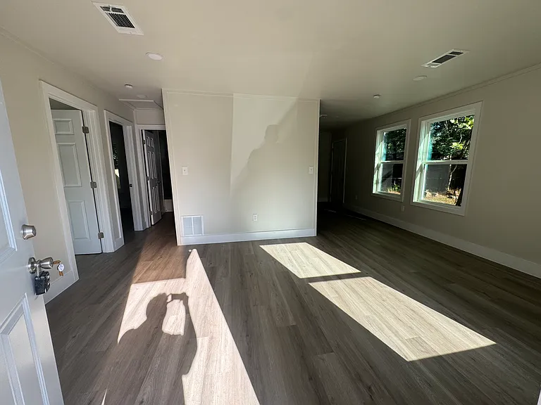 809 Caver St #1 — Photo 8