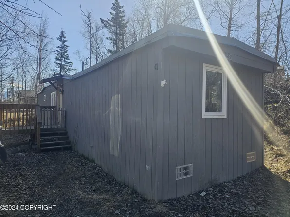 1353 N Pioneer Peak Dr, Wasilla, AK 99654