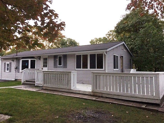 1st image of 905 Iris Cir