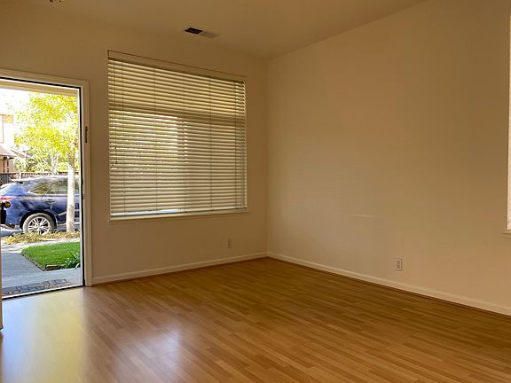 4th image of 1854 Wayne Cir