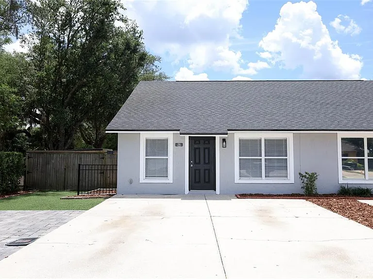 786 Lincoln Pkwy — Photo 1
