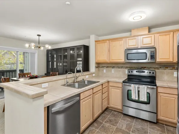 1696 25th Ave NE Unit 304, Issaquah, WA 98029