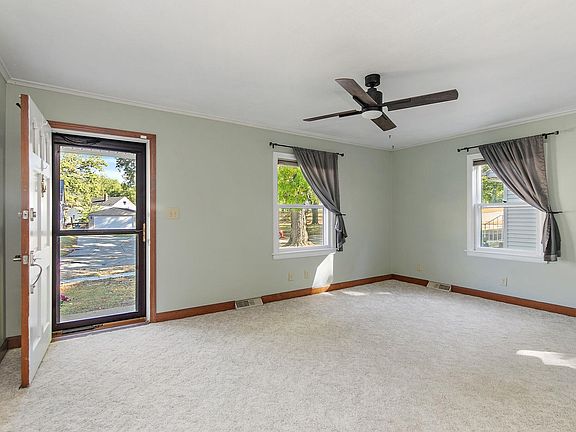 3rd image of 3239 Carolina Ave