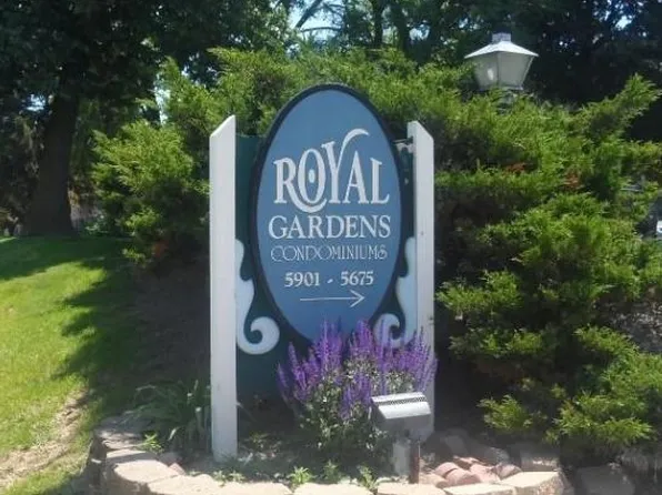5675 W Brown Deer Rd #2202, Milwaukee, WI 53223