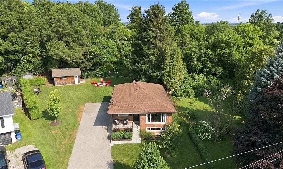1st image of 10 Taylor Cres