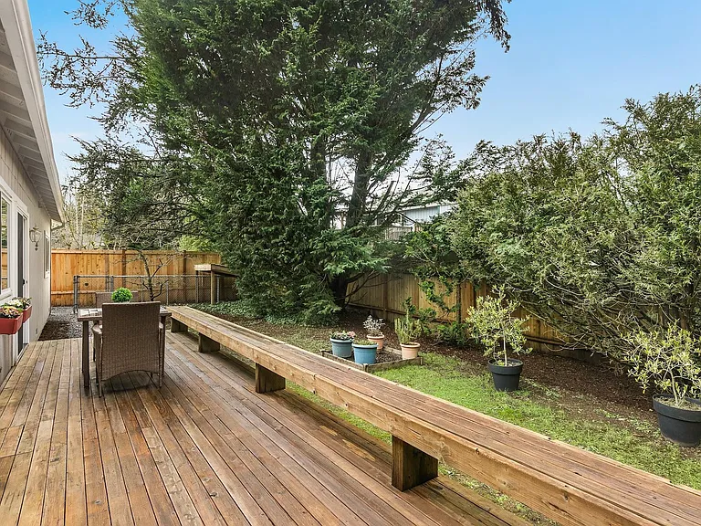 707 Harvest Rd — Photo 17