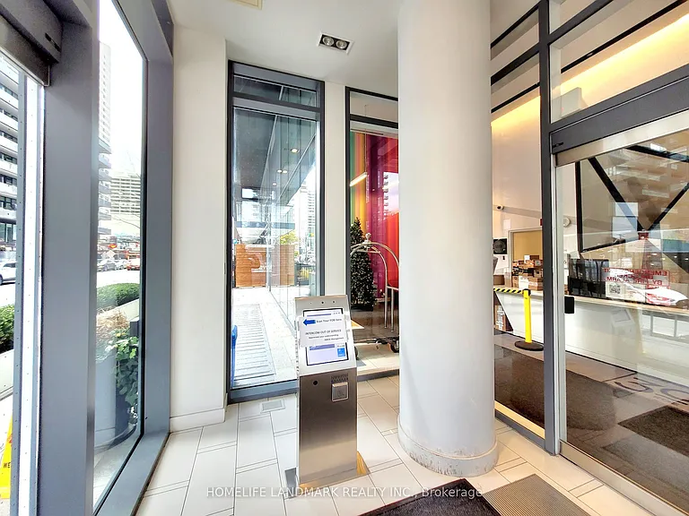 30 Roehampton Ave #3110 — Photo 4