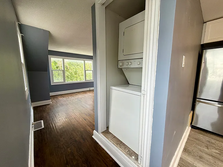 45 Campbell Ave — Photo 8