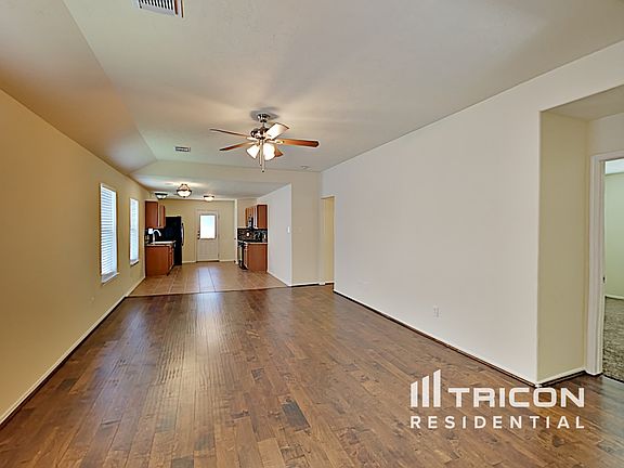 4th image of 4406 Sprangletop Ave