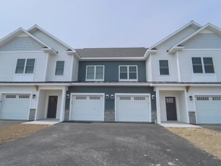 The Residence at Wemple Road — Photo 7