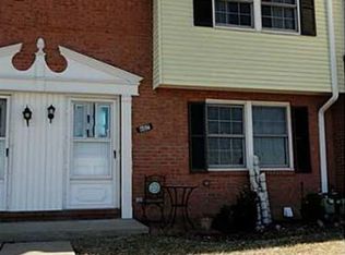 607 Countryside Dr, Mc Kees Rocks, PA 15136