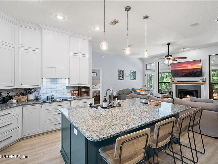 5281 Oxford Crest Dr — Photo 13