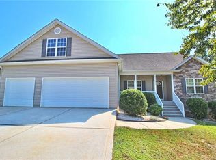153 Logan Ridge Dr, Statesville, NC 28677