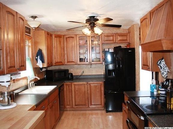 2nd image of 419 Crescent Dr