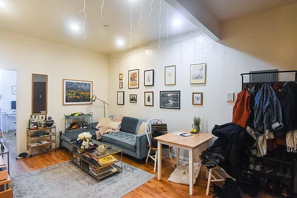 Rented by The Agency | media 24