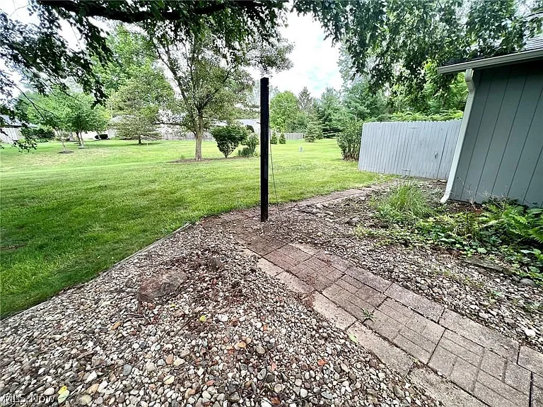 22410 Rock Creek Cir — Photo 31