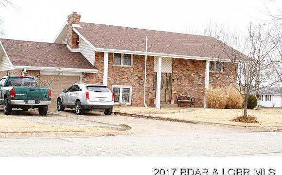 1st image of 1019 E Lawson Ave