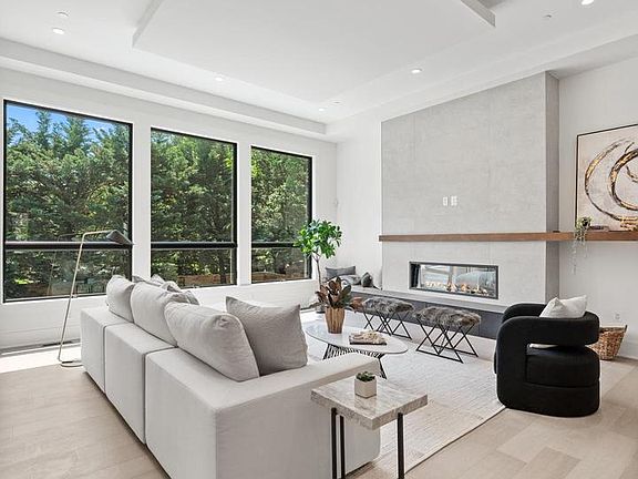 4th image of 13017 Glen Rd