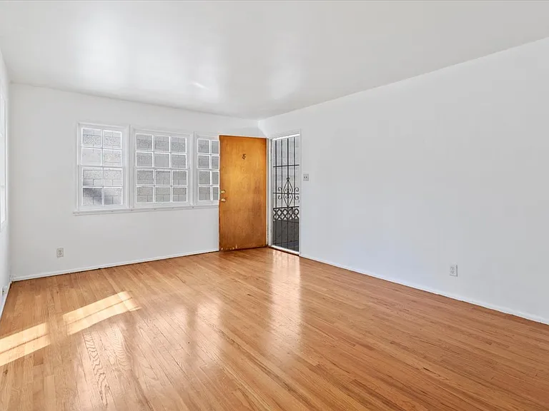 1725 S Robertson Blvd #8 — Photo 5