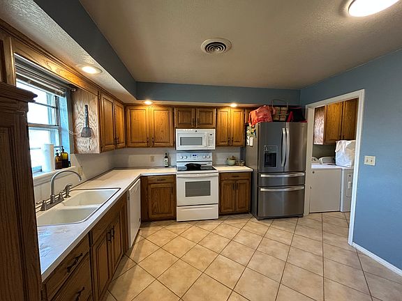 2nd image of 2505 Indian Dr