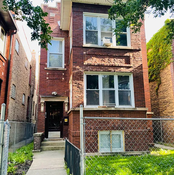 2711 W Leland Ave — Photo 1