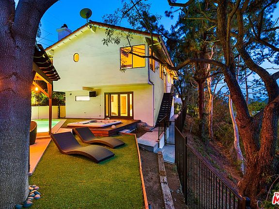 4th image of 2971 Briar Knoll Dr