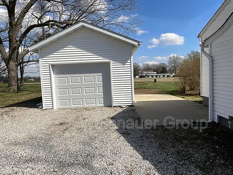 1006 Scott Troy Rd — Photo 2