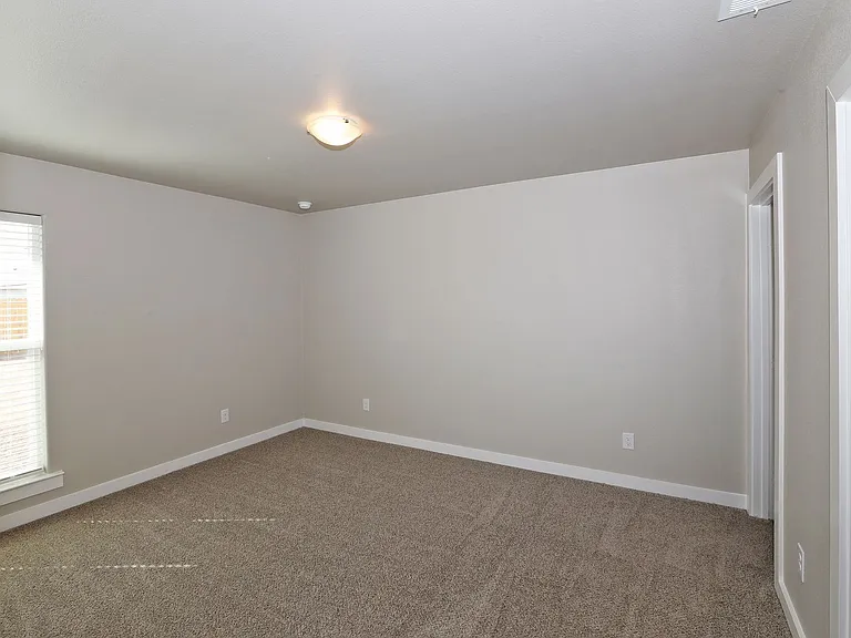 4902 Locker St — Photo 11