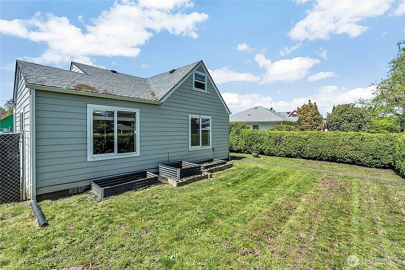 3rd image of 1629 7th Avenue