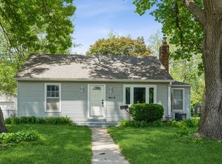 718 E Douglas Ave, Des Moines, IA 50316