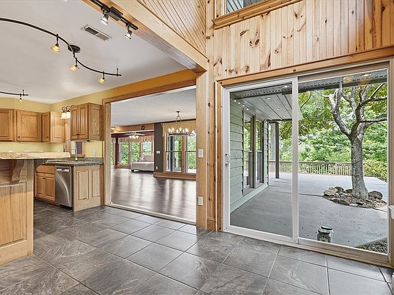 2nd image of 100 Brittany Way