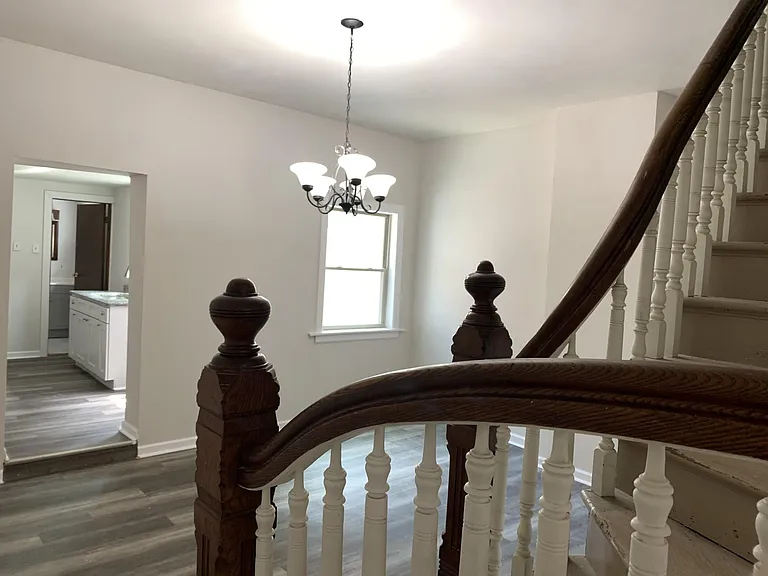 75 S 14th St — Photo 3